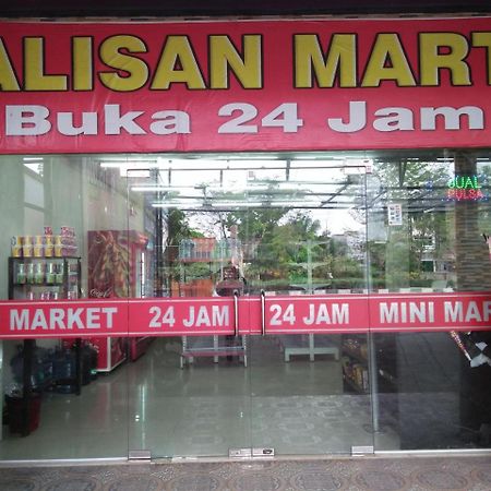 מלון פקאנבארו Wisma Bintang Lima מראה חיצוני תמונה